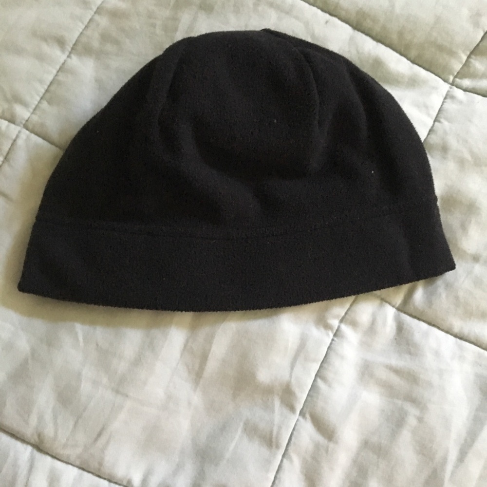 Like new black Lands’ End fleece winter hat